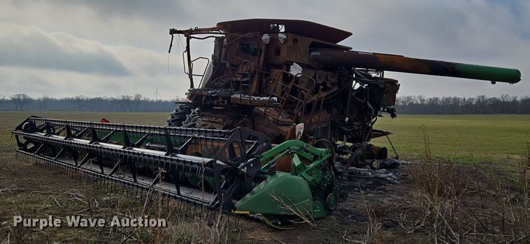 2014 John Deere S670 STS combine - ET5372