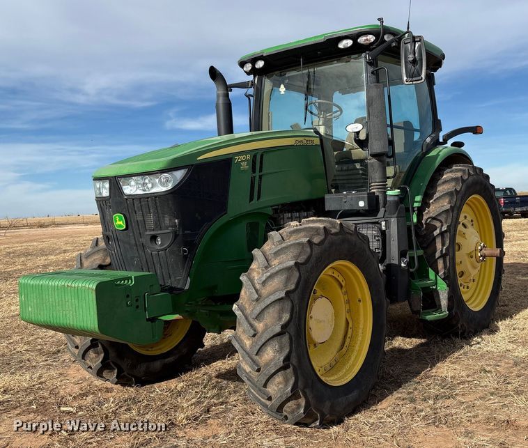 2014 John Deere 7210R MFWD tractor - EU4742