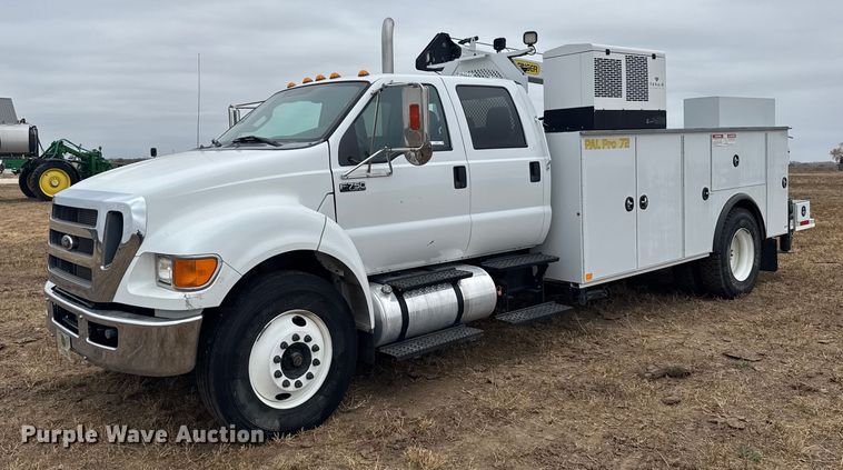 2015 Ford F750 Super Duty Crew Cab utility / service truck - EU6363