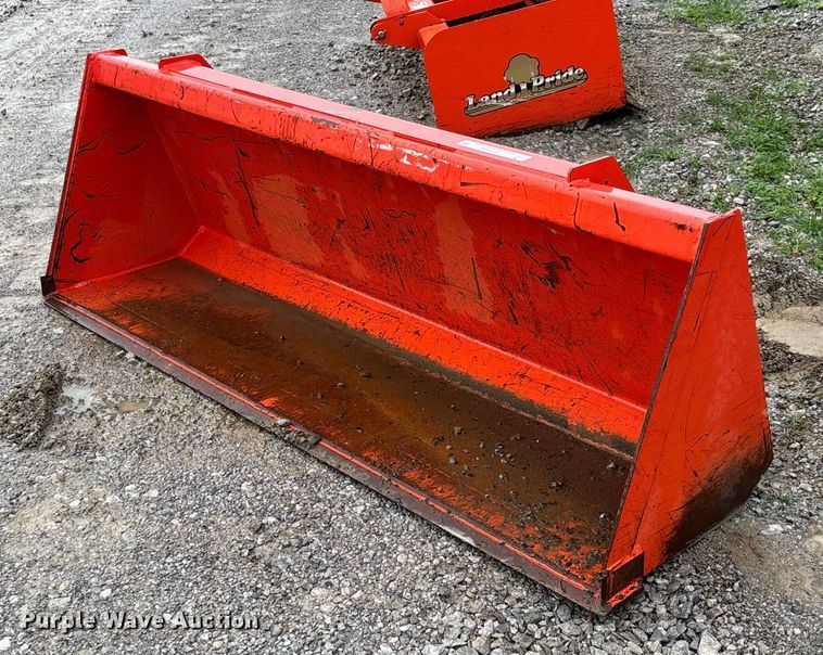 Kubota L2256 bucket - EV3368