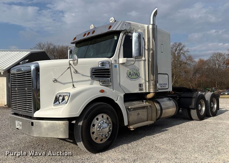 2015 Freightliner Coronado semi truck - EV4423