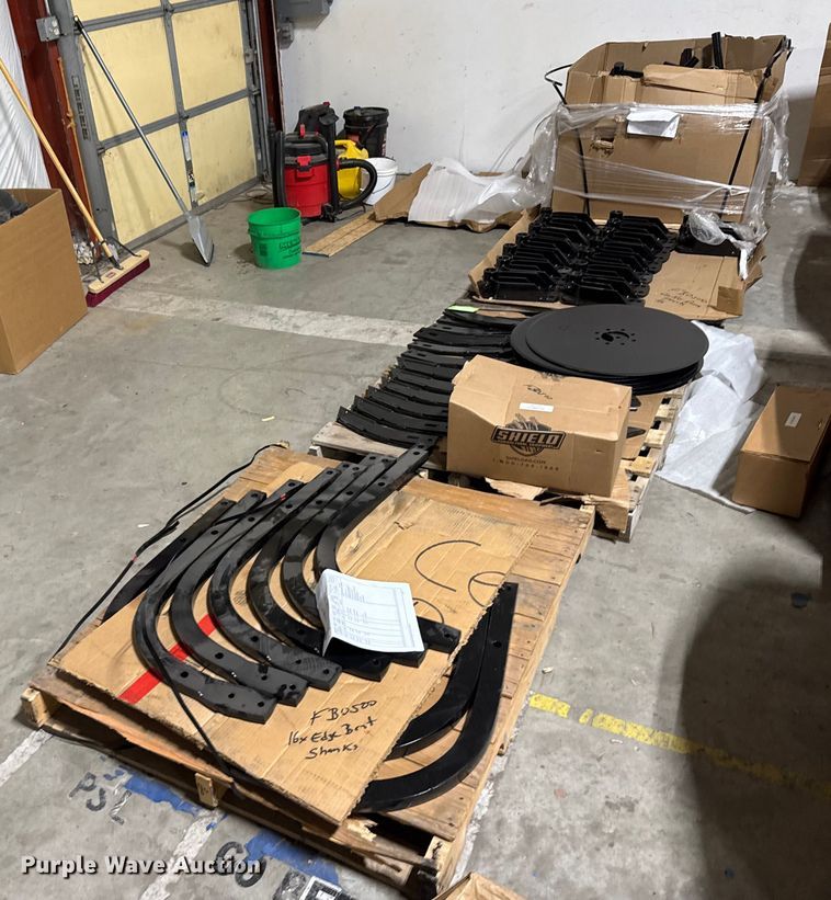 (16) Shield Ag row units - FB0500