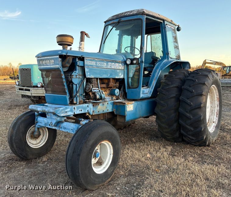 Ford 8700 tractor - FI0050