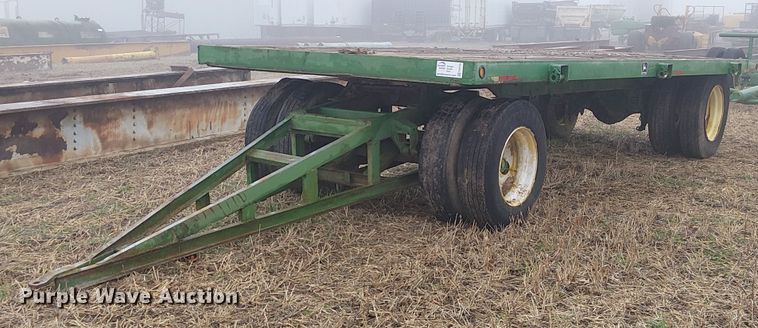 John Deere hay wagon - FK0709