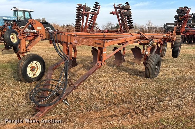 Wil-Rich 2900 five bottom plow - NA9916