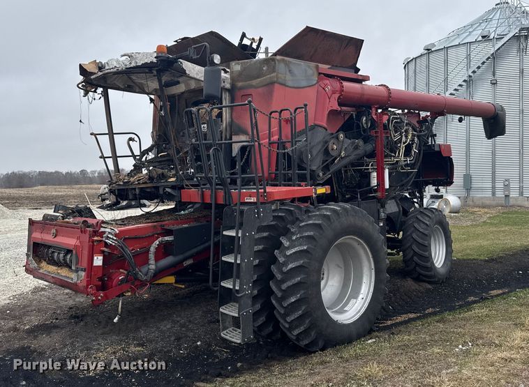 Case IH 8120 combine - YA1616