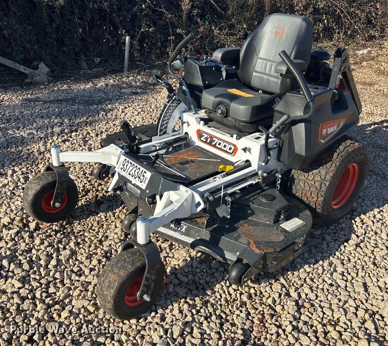 2024 Bobcat ZT7000 ZTR lawn mower - YA1682