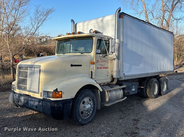 1994 International 9200 9200 box truck - DK0171