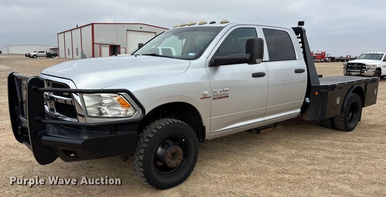 2016 RAM 3500HD Crew Cab flatbed truck - DM1992