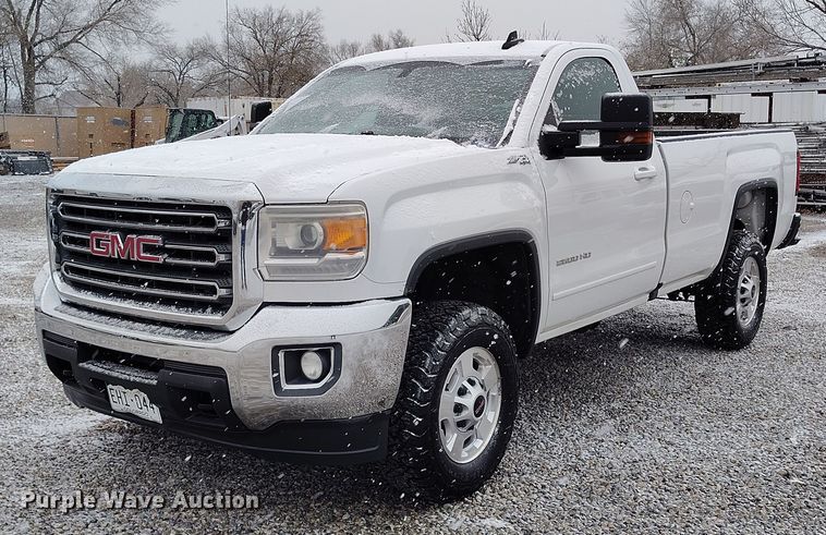 2016 GMC Sierra 2500HD pickup truck - DT0791