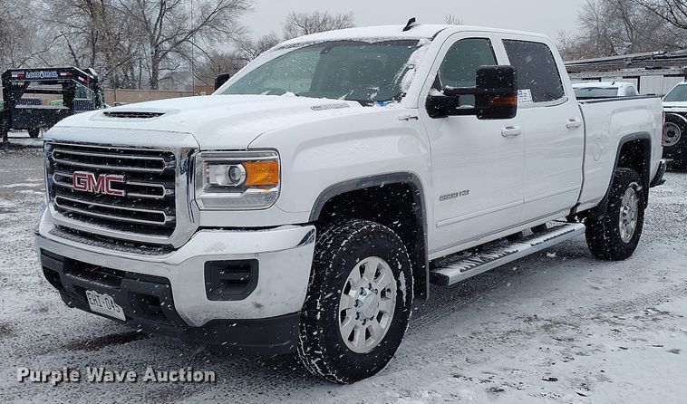 2018 GMC Sierra 2500HD Crew Cab pickup truck - DT0793