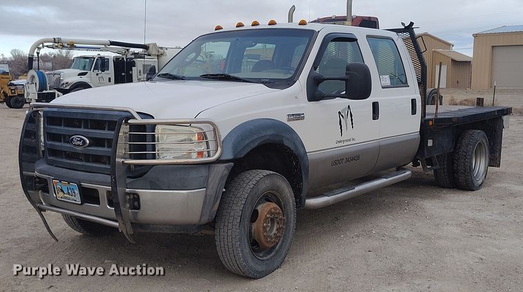 2006 Ford F450 Super Duty Crew Cab flatbed truck - DT0800