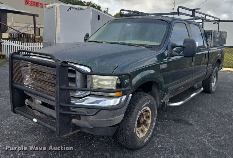 2002 Ford F250 Super Duty Crew Cab pickup truck - DU2524