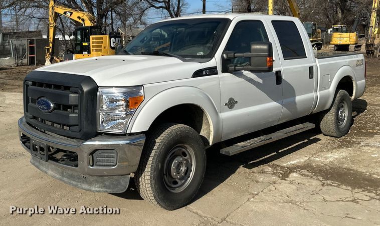 2012 Ford F250 Super Duty Crew Cab pickup truck - DV0765