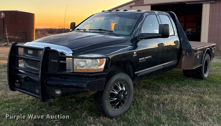2006 Dodge Ram 3500 Big Horn Quad Cab flatbed pickup truck - DW5182