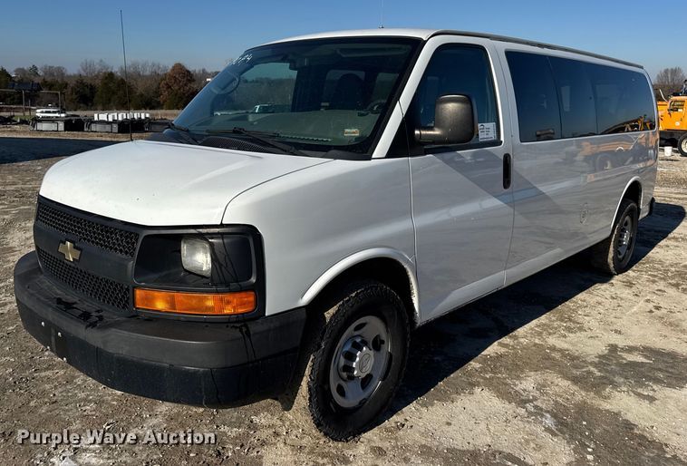 2015 Chevrolet Express 3500 van - DW6702