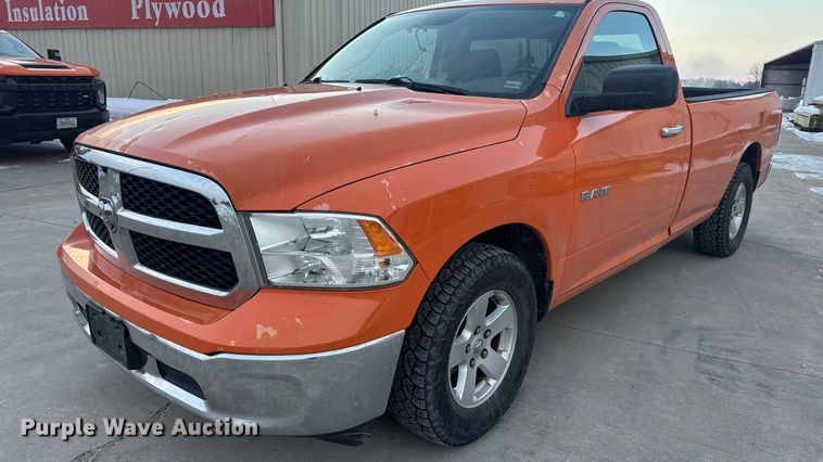 2013 RAM 1500 pickup truck - DW6720