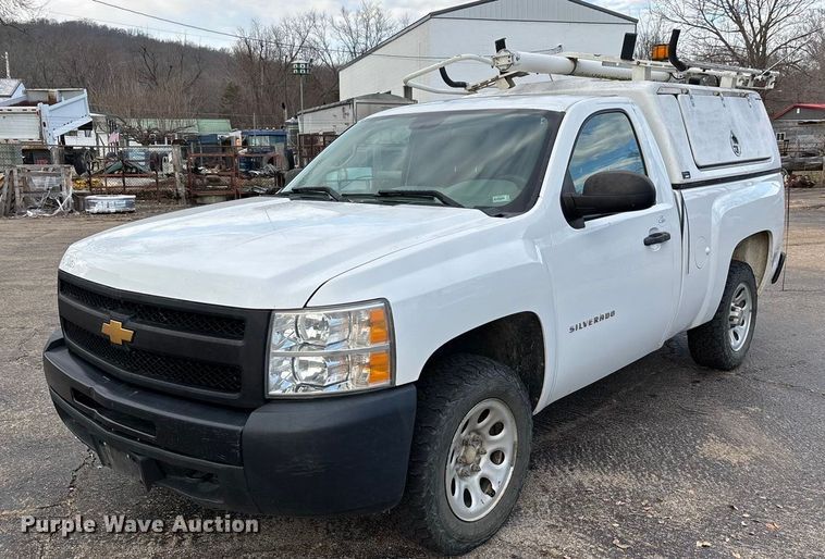2012 Chevrolet Silverado 1500 pickup truck - DW7332