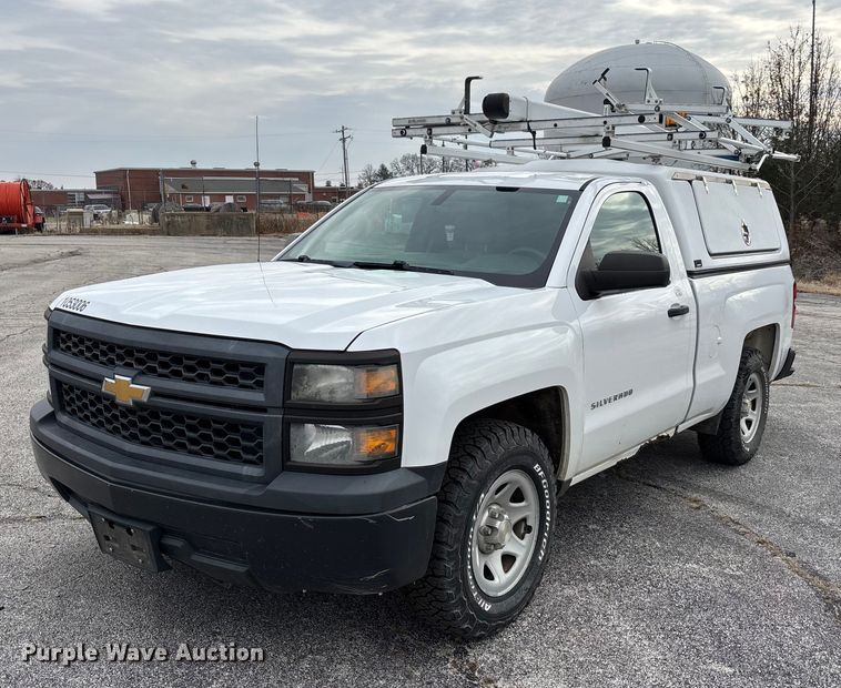 2015 Chevrolet Silverado pickup truck - DW7336
