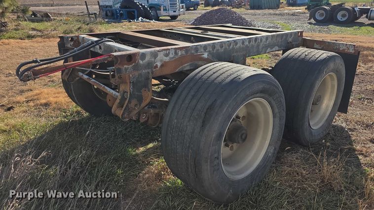 1999 Hutch rear axle assembly - DZ3665