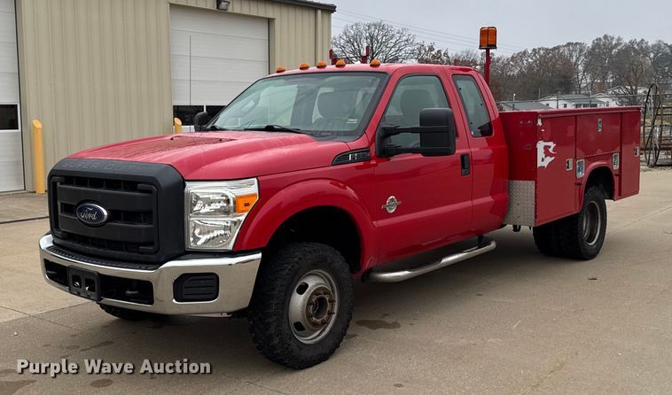 2013 Ford F350 Super Duty XL SuperCab utility bed pickup truck - EA2097