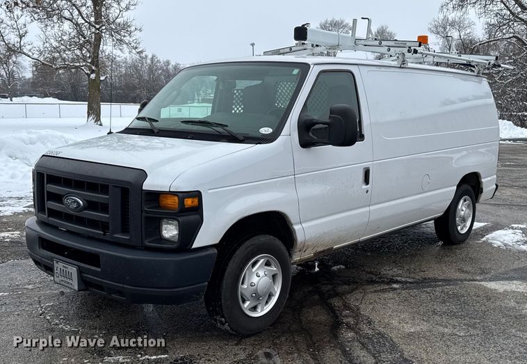 2013 Ford E150 van - EA2131