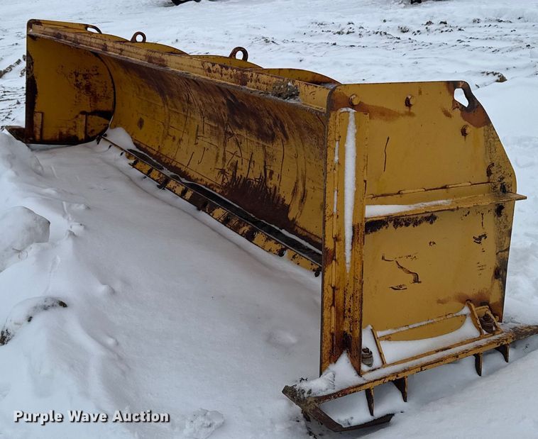 Henke 168" W snow pusher - EA2164