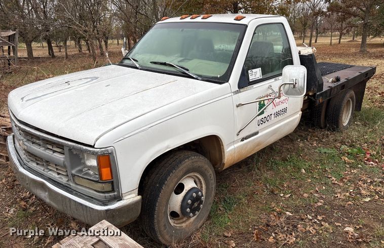 1999 Chevrolet C3500 flatbed pickup truck - EA7807