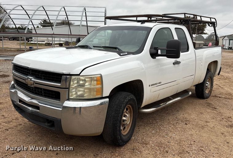 2008 Chevrolet Silverado Ext. Cab pickup truck - EA7814