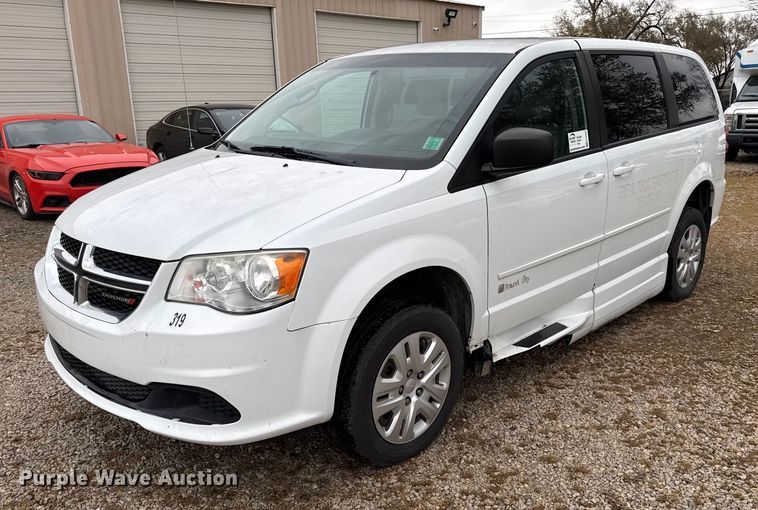 2015 Dodge Grand Caravan handicap accessible van - EC4483