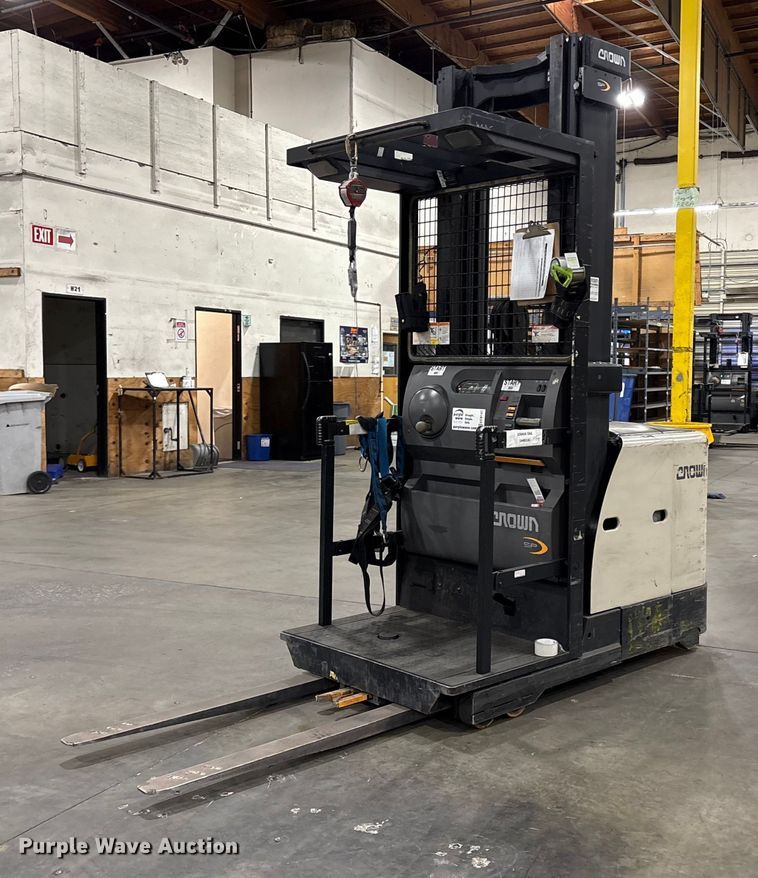 2017 Crown SP3500-30 order picker - EC8147