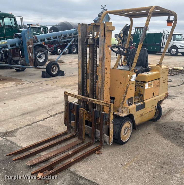 Caterpillar T40B forklift - EE3397