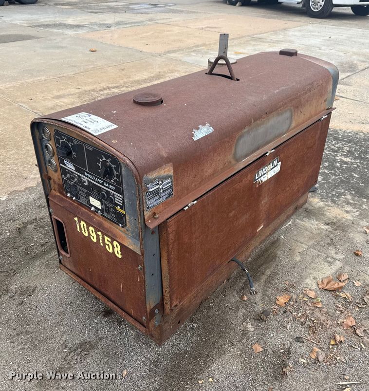 Lincoln Electric Shield-Arc SA-250 D3.152 welder - EE3398