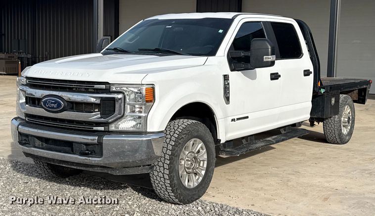 2022 Ford F250 Super Duty Crew Cab flatbed pickup truck - EE4471