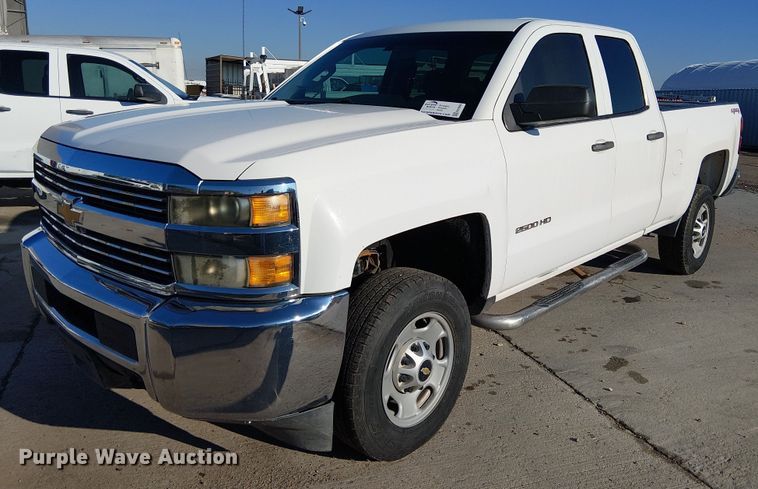 2015 Chevrolet Silverado 2500HD Double Cab pickup truck - EE4994