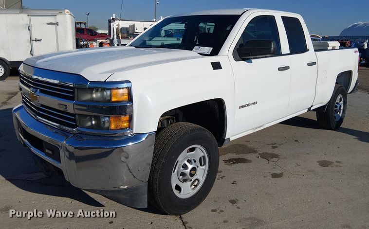 2016 Chevrolet Silverado 2500HD Double Cab pickup truck - EE4997