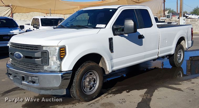 2018 Ford F250 Super Duty SuperCab pickup truck - EE5011