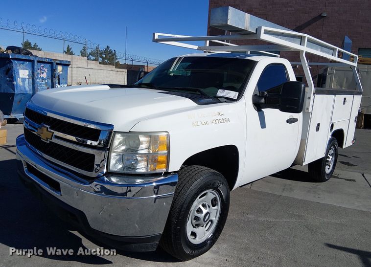2012 Chevrolet Silverado 2500HD utility bed pickup truck - EE5037