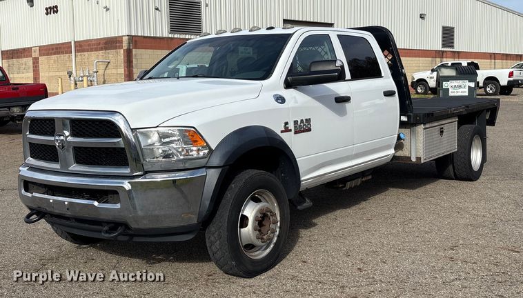 2015 RAM 5500 Crew Cab flatbed truck - EM6196
