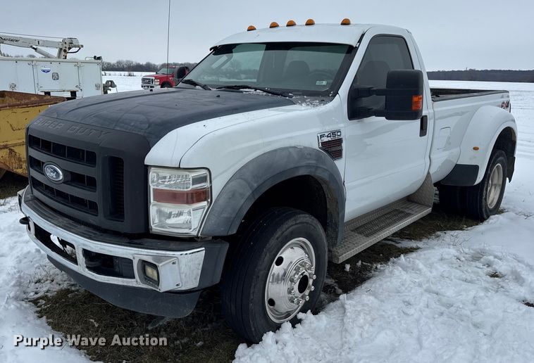 2010 Ford F450 pickup truck - EN0755