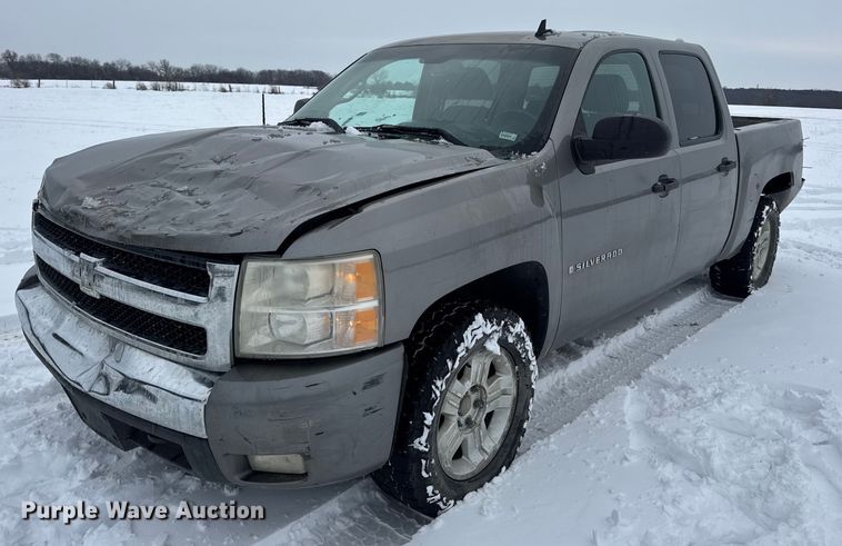 2008 Chevrolet Silverado 1500 Crew Cab pickup truck - EN0763