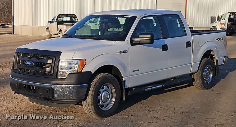 2014 Ford F150 SuperCrew pickup truck - EO4888