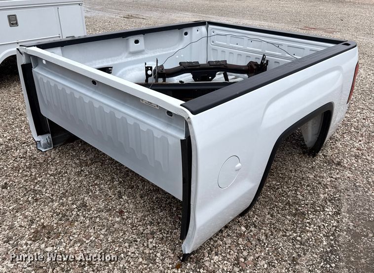GMC pickup truck bed - EP2601