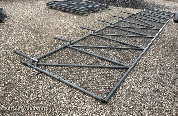 Chain link fence - EP2609