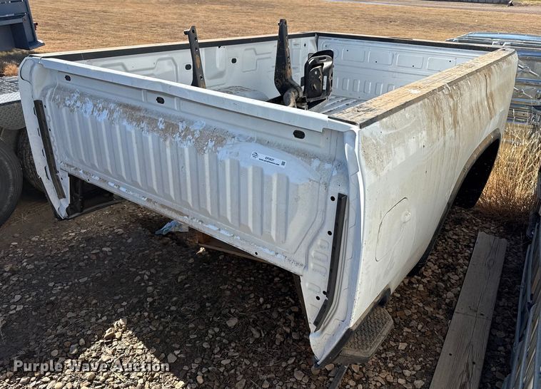 Chevrolet pickup truck bed - EP2637