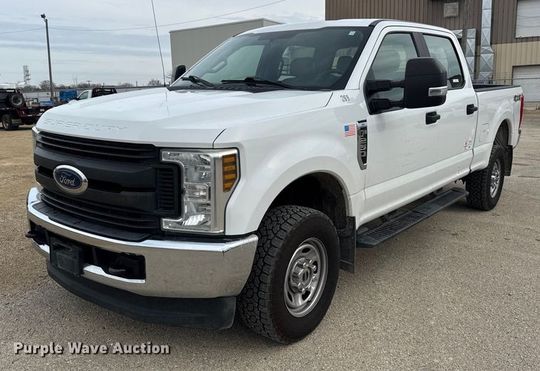 2019 Ford F250 Super Duty XL Crew Cab pickup truck - ER0297