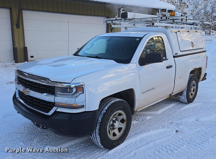 2016 Chevrolet Silverado 1500 pickup truck - ES2590