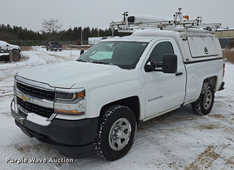 2017 Chevrolet Silverado 1500 pickup truck - ES2594