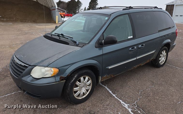 2005 Chrysler Town And Country  - ES2629