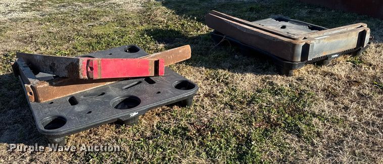 (2) sets of forks - ET4031